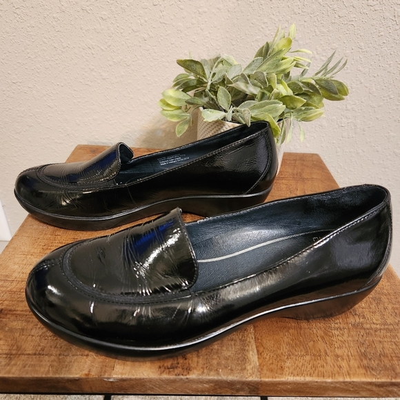 Dansko Black Patent Leather Loafers Size 38 - Picture 4 of 10